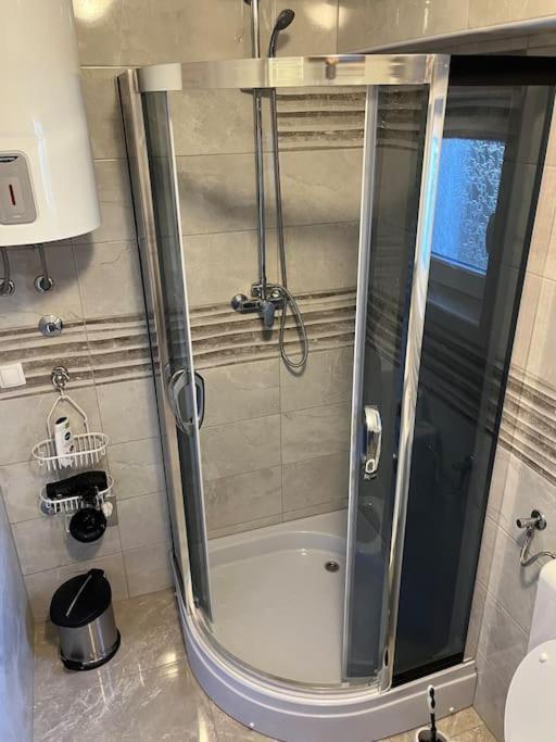 Room In Otocac Helena Екстериор снимка