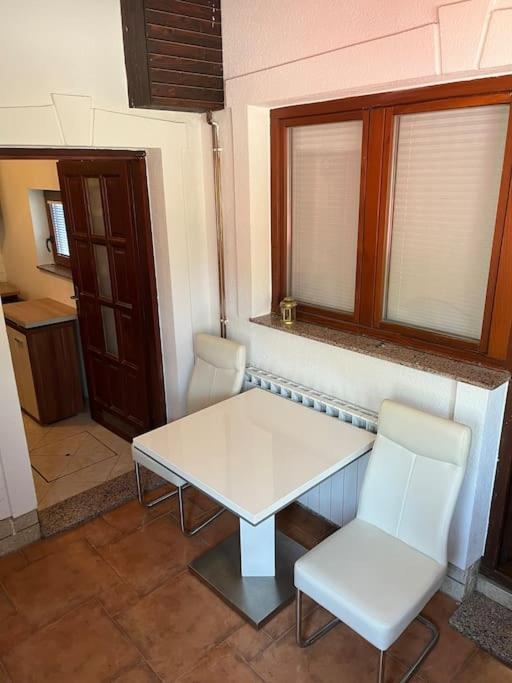 Room In Otocac Helena Екстериор снимка